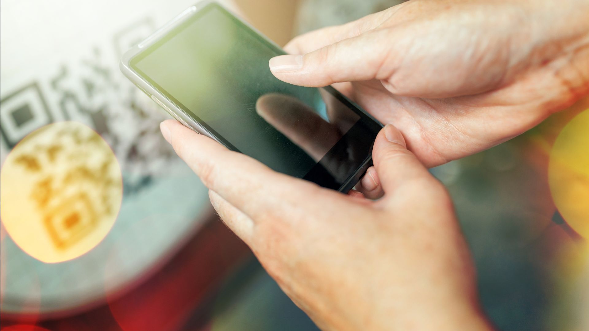 Códigos QR con directorios digitales y mapas interactivos para centros comerciales