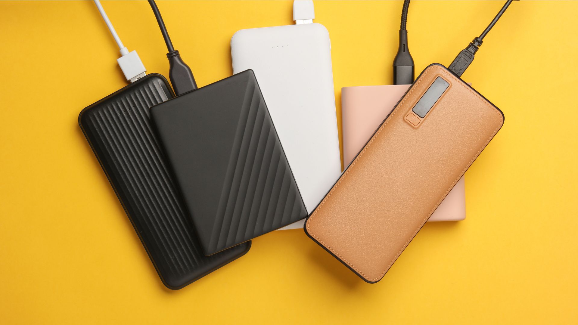 Regalos corporativos tech: power banks y gadgets que se usan (no se guardan)