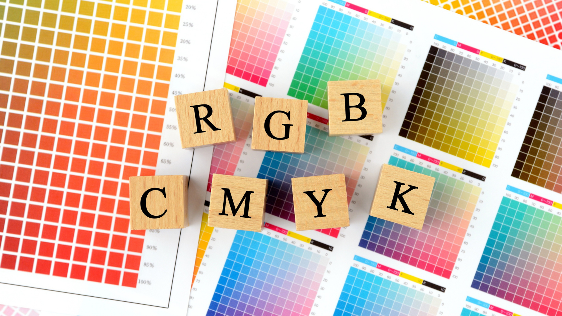 Guía definitiva para entender los perfiles de color CMYK y RGB en imprenta