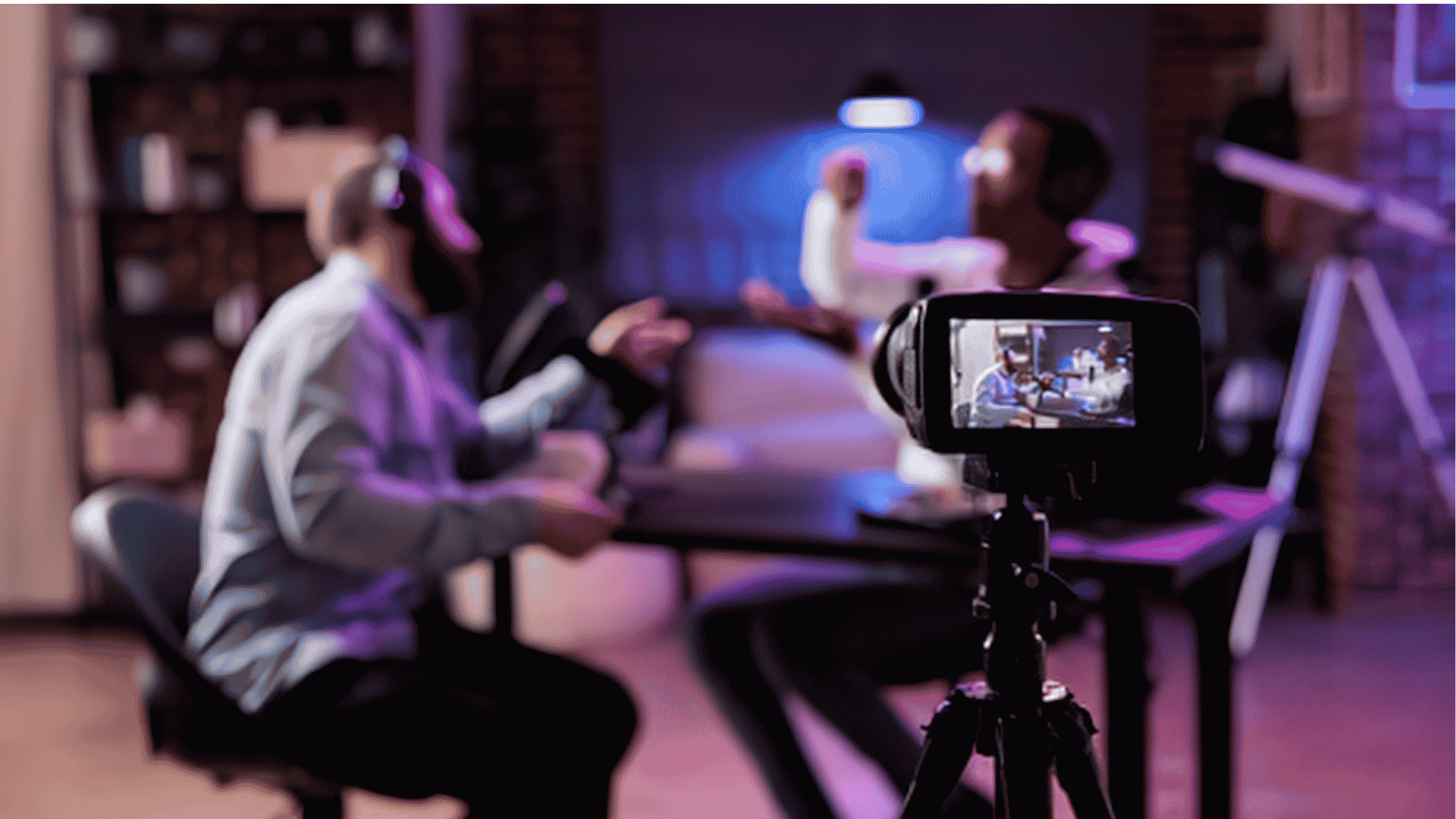 Las Video Entrevistas de Dueños de Negocios una buena estrategia de marketing visual para redes y la empresa creacioncontenido.com ofrece este servicio Digital de Alta Demanda en México.